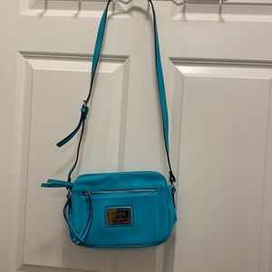 Adorable teal Nicole by Nicole Miller crossbody purse